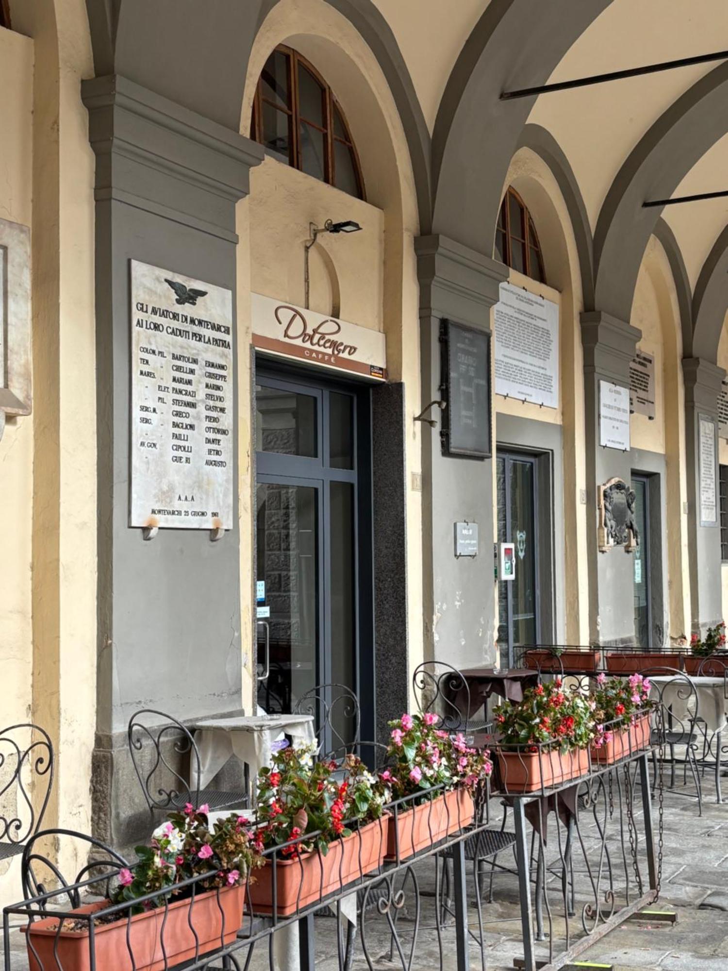 Palazzo Mari Suite & Rooms B&B Montevarchi Exterior foto