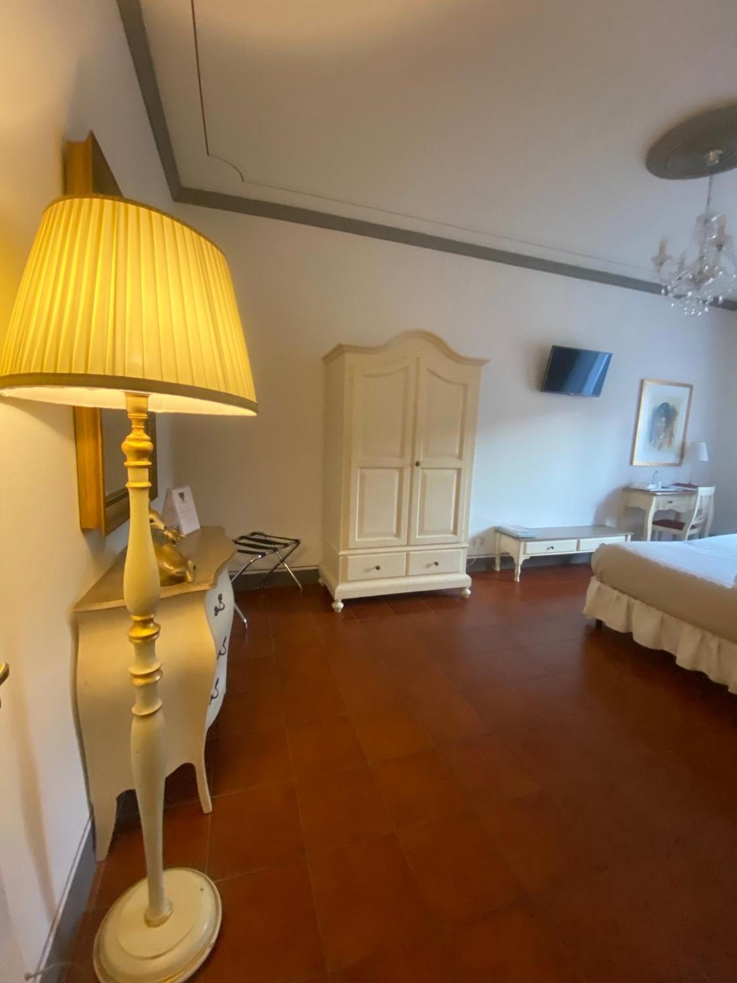 Palazzo Mari Suite & Rooms B&B Montevarchi Exterior foto